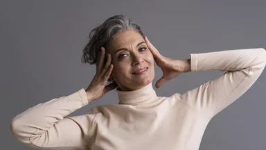 Почему седина появляется раньше времени: что действительно влияет на цвет волос