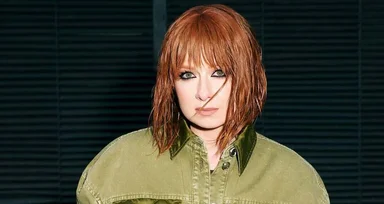 «Можно любить всю жизнь»: формула крепкого брака Юлии Савичевой