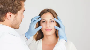 Фильтры, ИИ и хирургия: как цифровые технологии меняют представление о красоте