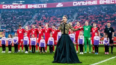 «В Питере — петь»: как РФС и «Русская медиагруппа» провели футбольный праздник на «Газпром Арене»