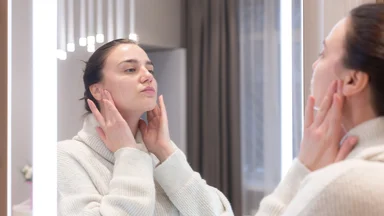 Почему дерматологи рекомендуют самомассаж лица?