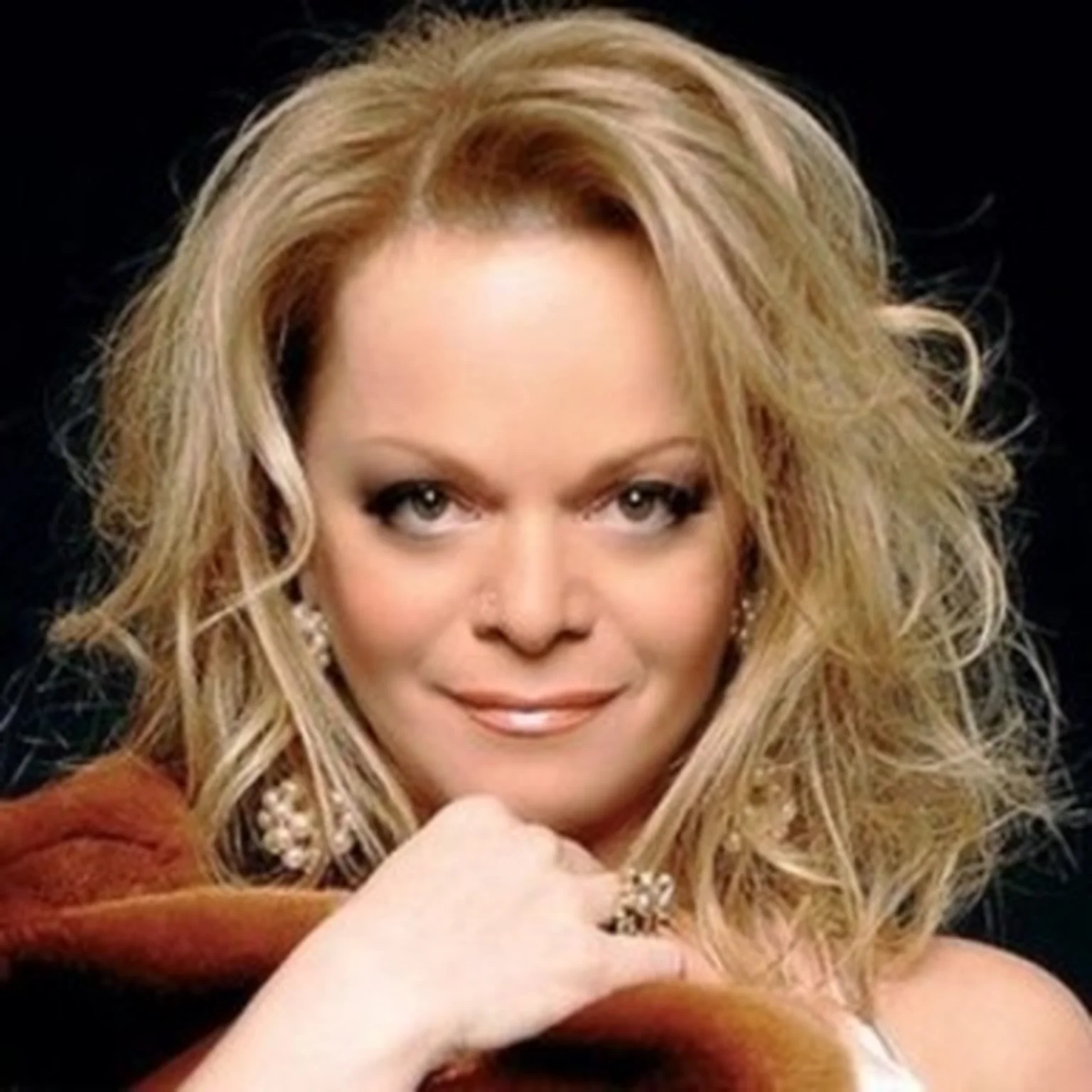 Лариса Долина