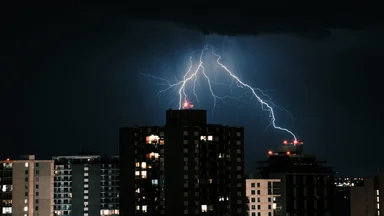 Безопасность во время грозы: на что обращать внимание