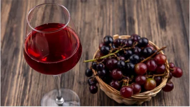 Врач развеял миф о пользе красного вина для сердца