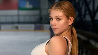 Александра Трусова показала, как Миша делает первые шаги