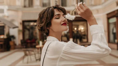 Метод «теневого нанесения»: как продлить жизнь аромату на коже