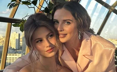 «Как будто она старшая, а я младшая»: Наталия Власова рассказала о своих отношениях с дочерью