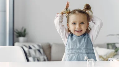 После праздников без стресса: как мягко вернуть ребёнка к привычному режиму питания