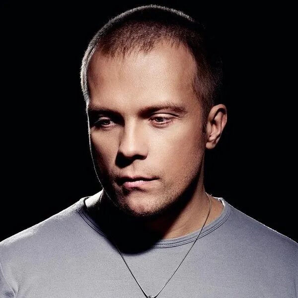 DJ